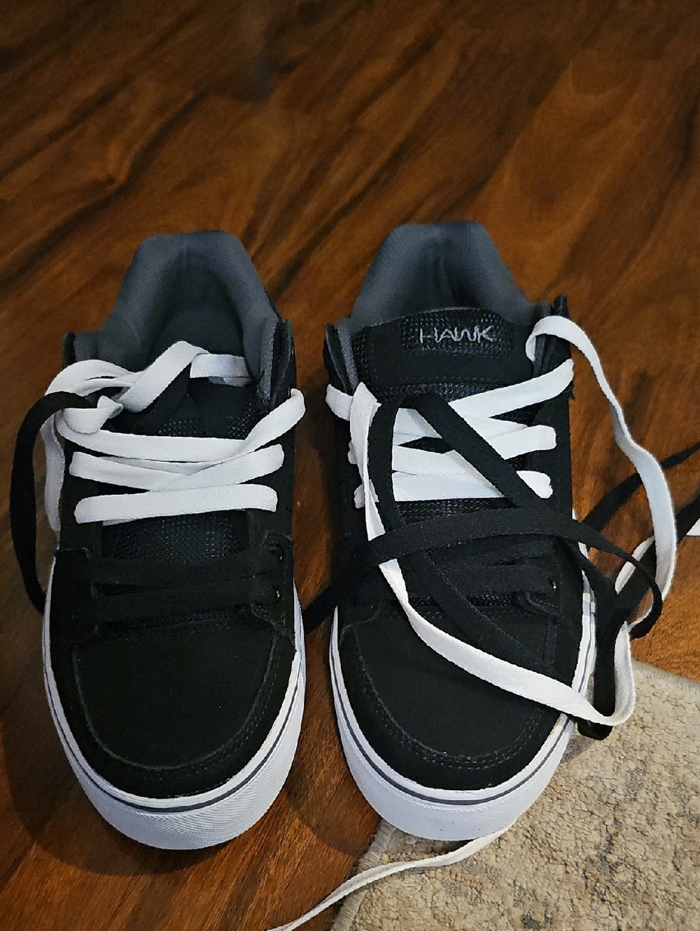 Mens Tony Hawk Black and White Skate Sneakers Size 8